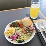The Qantas Hong Kong Lounge - お料理