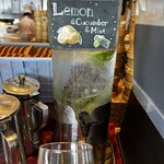 ダイナミックキッチン＆バー 燦 - ドリンクバーのデトックスウォーター