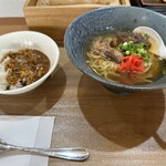 トトノ食堂 - 【2024.7.17(水)】ソーキそば（並盛） 900円＋ミニカレー300円