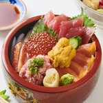 まぐろ亭 - お魚たっぷり海鮮丼