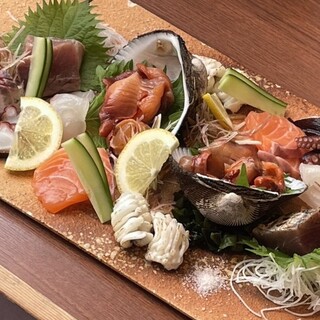 新鮮魚介！中央市場直送鮮魚！！お造り盛り合わせ