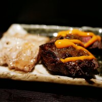 赤坂 金舌 - 豚バラとさがり炭火焼、牛タンが無くなったのは残念ですが、牛タン価格の高騰を考えるとやむなし。さがりには卓上の岩塩利用がお勧め。