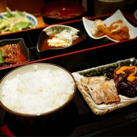 赤坂 金舌 - ご飯が炊き立て艶々で美味しい