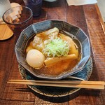 古民家ヌードゥル 黒揚羽森住 - 醤油らぁ麺　雲呑　煮卵