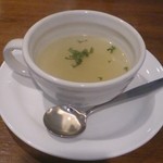 カフェ ヴァンサンヌ プリュ - ランチセットのスープ
