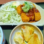 若鯱家 - ロースカツは一口サイズカットされ二段♥