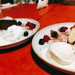 aqua - 右　ティラミス、左　ガトーショコラ　両方ともGood