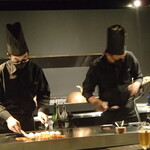 鉄板焼 Baknos - 劇場型キッチン