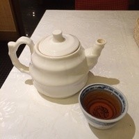 天厨菜館 渋谷店 - お茶のポット