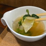 キッチン ブルー グローブ - 具沢山なスープ