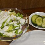 キッチン ブルー グローブ - サラダ、お新香のアップ