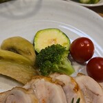 キッチン ブルー グローブ - 備え付け野菜のアップ