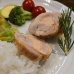 キッチン ブルー グローブ - 奥より手前のガランティーヌは、海老のすり身がタップリ！！