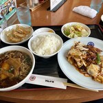 マルナカ中国麺飯食堂 - 