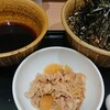 なぜ蕎麦にラー油を入れるのか。 田町店
