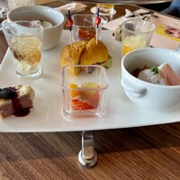 ポム・ダダン - 