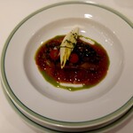 255143592 - フォワグラソテー、フランス産ドライプラム添え