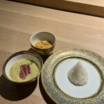 KHAO - ゲーンキャオワーン　青唐辛子でスパイシーなカレーとゲーンマッサマン　マイルドなカレーの2種