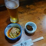 三男坊 - つきだし(お通し)は茄子と魚の煮たの