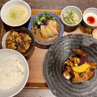中華旬彩 森本 - ◎根菜入り黒酢酢豚セット　1,400円
                    ◎ミニ麻婆豆腐　400円
                    ◎ミニよだれ鶏　600円