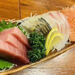 酒と魚 comaru - 刺身盛り　綺麗ですよねー