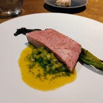 シャテーニュ - 山形豚肩ロースのロースト　グリーンチリソース