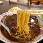 永楽 - 豚角煮タン麺930円（ランチは、炒飯、麻婆豆腐ほか、食べ放題）