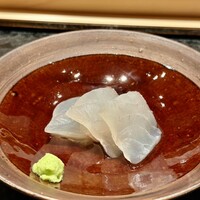 鮨 ふじおか - すずきは昆布締めにしたもの。