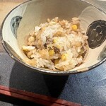 八面六秘 - 2種のコーンと但馬牛実山椒煮の土鍋ご飯