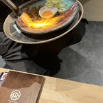 八州 - バーナーで炙る