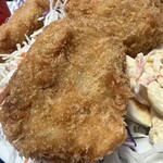 肉の吉野屋 - このコロッケは都内で三本のゆびに入る、アハッ\(//∇//)\