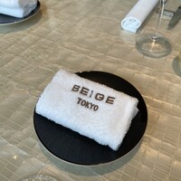 ベージュ アラン・デュカス 東京 - 