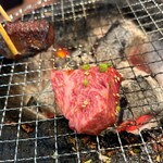 炭火焼肉 にく式 - 「和牛カイノミ　あつ」