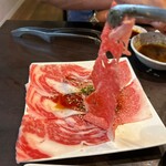 炭火焼肉 にく式 - 「焼きしゃぶカルビ（卵付き）」