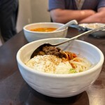 炭火焼肉 にく式 - 「ぶっかけ飯」