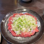 炭火焼肉 にく式 - 「ネギ塩牛タン」