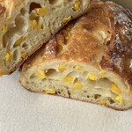 クロフトベーカリー - きいろのパン　断面