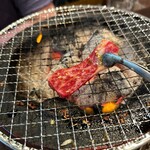 炭火焼肉 にく式 - 「和牛上カルビ」