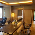 懐石宿水鳳園 - 居間とベッドルーム