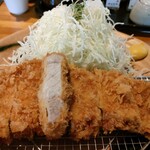 平田牧場 とんや - まあまあの厚さです