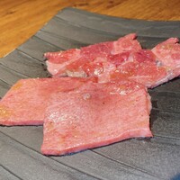 和牛とタン 焼肉 とみ 新橋本店 - 