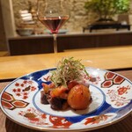 まとい 銀座 - 甘いトマトと共に ハラミ