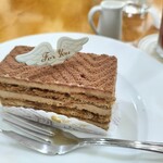 ミエ シマムラ - 紅茶のケーキ。紅茶の薫り高く、甘さ控えめ、エアリーで美味