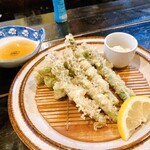 サスケ 北24条店 - 旬のアスパラ〜天ぷらで♩甘くて美味しい☆