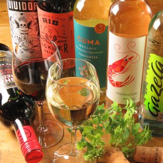 ワインは常時15種以上！豊富なラインナップ！