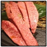 食彩和牛 しげ吉 - ミスジをタレで。とろけました。脂の甘味とタレがマッチしていて、非常に官能的でした