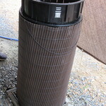 炭火焼き うなぎの店 旦 - 安曇野の地下水で鰻を飼っている容器