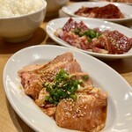 鶏焼肉 ホルモン てっちゃん - ツラ肉焼き
