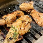 鶏焼肉 ホルモン てっちゃん - ツラ肉焼き