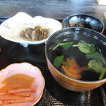 炭火焼き うなぎの店 旦 - 吸い物、漬物